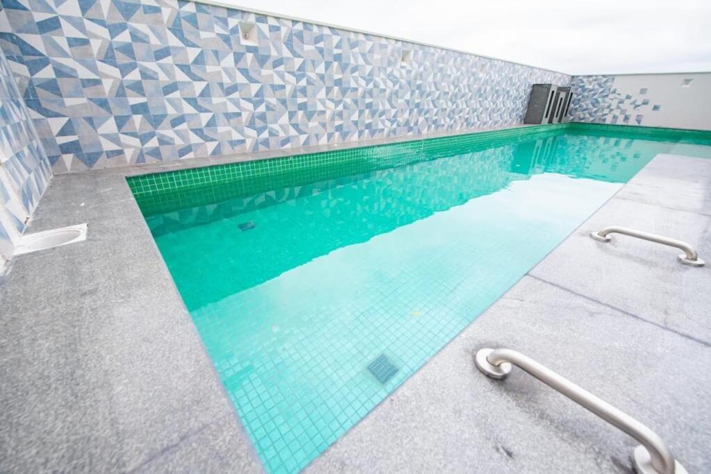 Full Rooftop With Pool And Gym, Yoga And Cinema